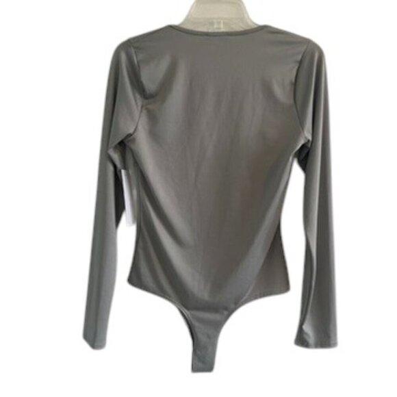 LIVE IN THE MOMENT Silver Gray Long Sleeve Deep V Plunge Bodysuit, Large - Picture 3 of 8